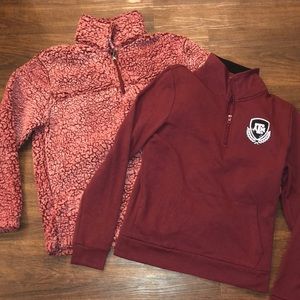 Maroon sweatshirts